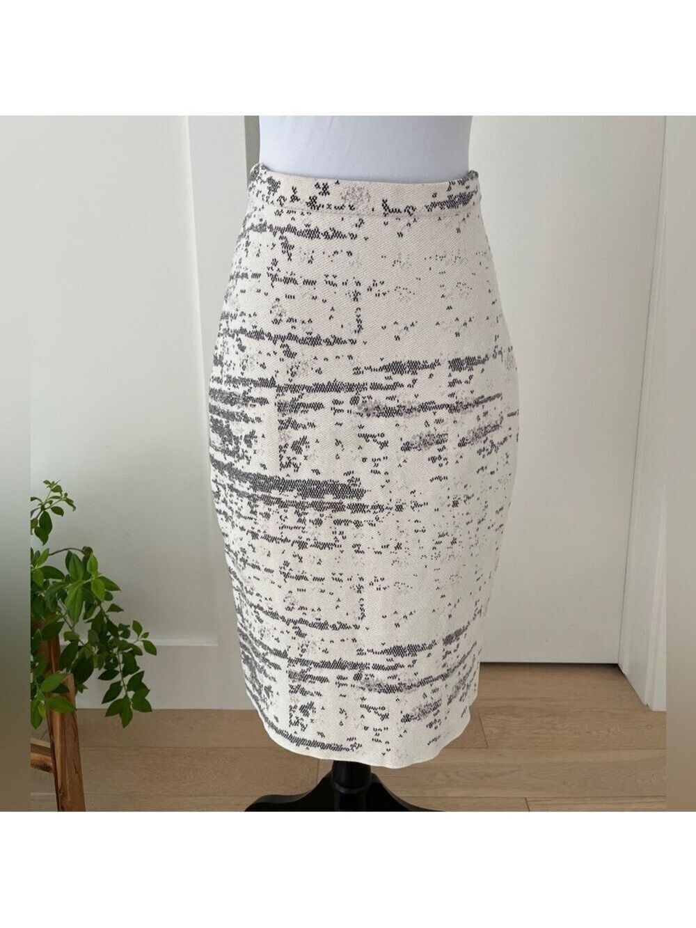 PINK TARTAN Knit Form Fitting Slim Midi Pencil Skirt Abstract Pattern Bodycon